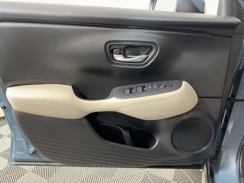 Used 2024 Honda HR-V LX image 11