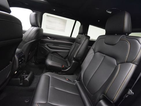New 2026 Jeep Grand Cherokee L Limited AWD/4WD image 39