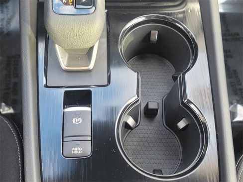 Certified 2024 Nissan Rogue SV image 27