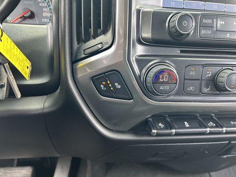 Used 2018 Chevrolet Silverado 1500 LT w/ Midnight Edition AWD/4WD image 20