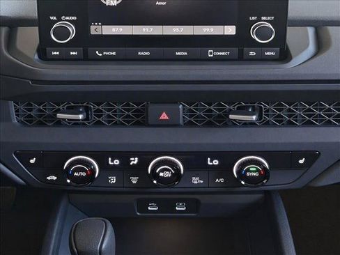 Used 2025 Honda Accord SE image 19