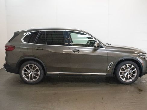 Used 2022 BMW X5 xDrive40i w/ Premium Package AWD/4WD image 3
