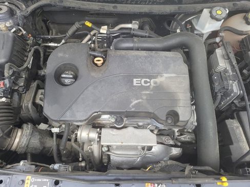 Used 2019 Chevrolet Equinox LS w/ LPO, Floor Liner Package image 30