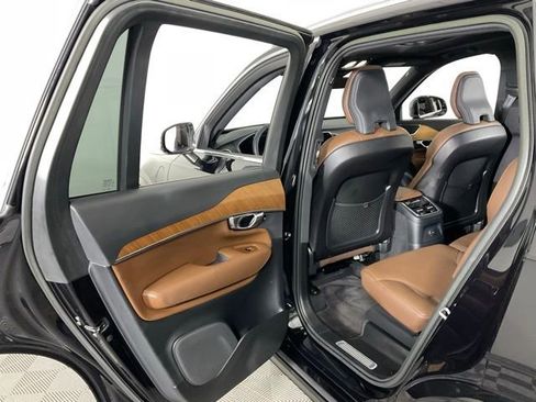 Used 2023 Volvo XC90 T8 Plus image 31