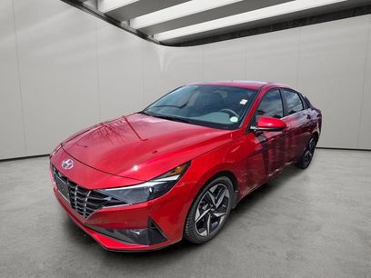 Used 2022 Hyundai Elantra SEL w/ Convenience + Premium Package