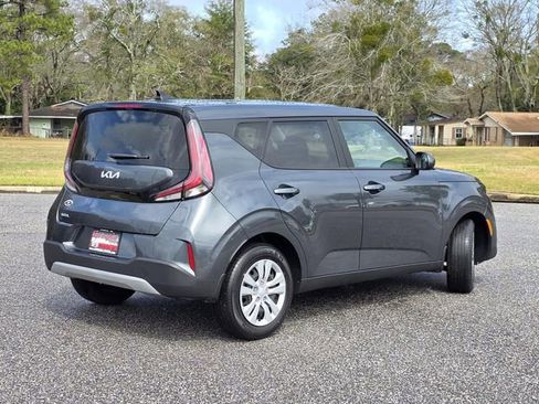 Used 2025 Kia Soul LX image 5