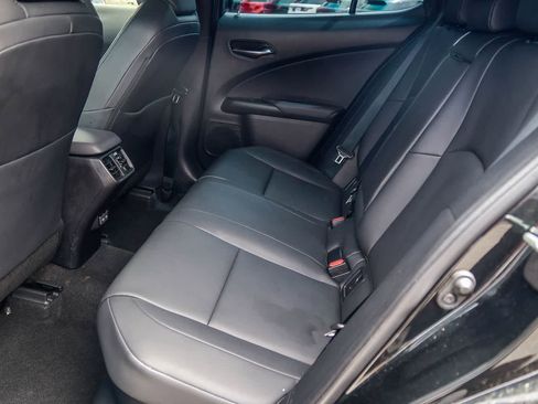 Used 2024 Lexus UX 250h FWD image 18