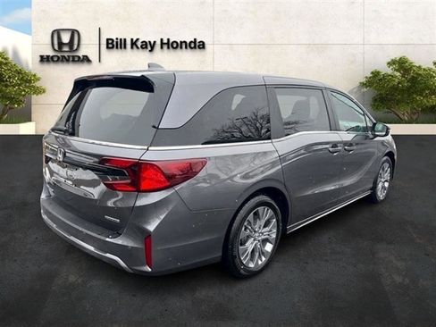 Used 2026 Honda Odyssey Touring image 3