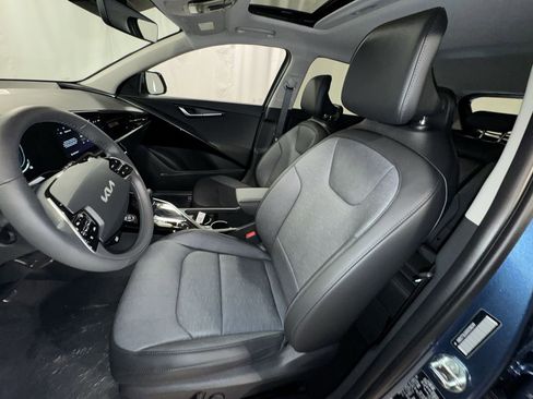 Certified 2025 Kia Niro SX Touring image 13
