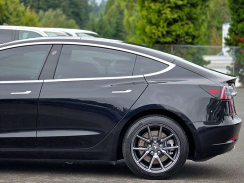 Used 2018 Tesla Model 3 Long Range AWD/4WD image 8