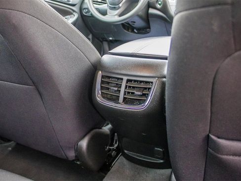 Used 2024 Chevrolet Malibu LT image 17