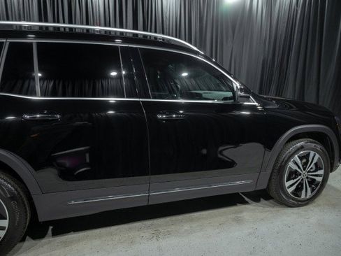 New 2025 Mercedes-Benz GLB 250 4MATIC image 4