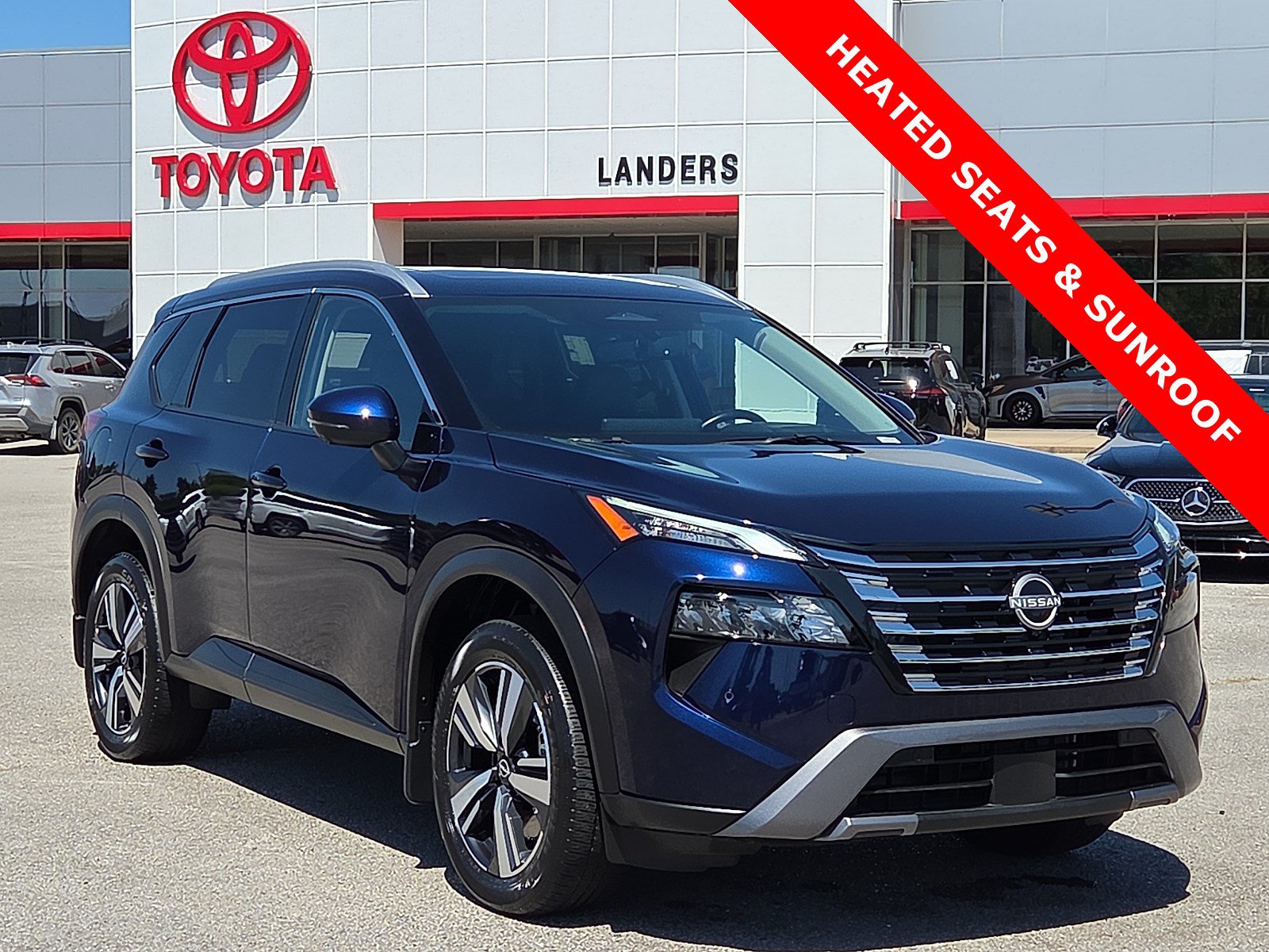 Used 2025 Nissan Rogue SL w/ Tech Package FWD image 1