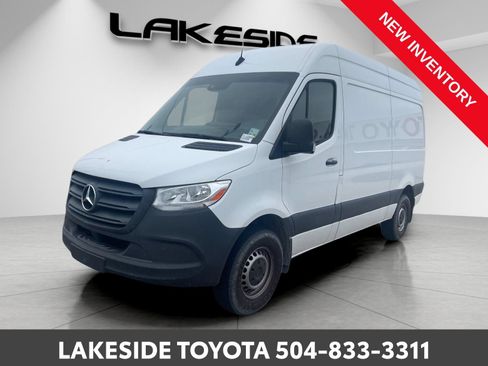 Used 2023 Mercedes-Benz Sprinter 144 Cargo w/ Acoustic Package image 3