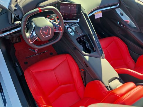 Used 2023 Chevrolet Corvette Stingray Convertible w/ 1LT RWD image 17