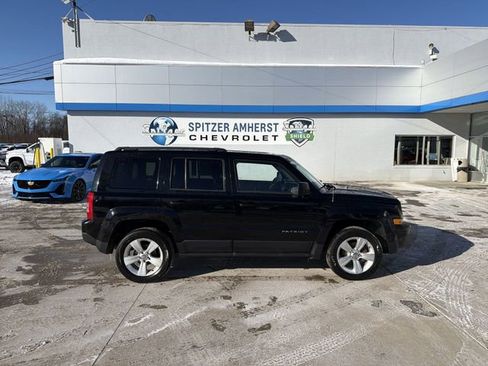 Used 2014 Jeep Patriot Latitude image 11