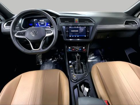 Used 2022 Volkswagen Tiguan SE AWD/4WD image 15