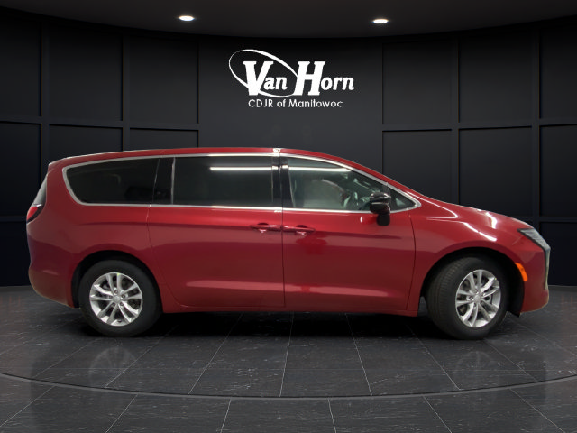 New 2027 Chrysler Pacifica Select FWD image 8