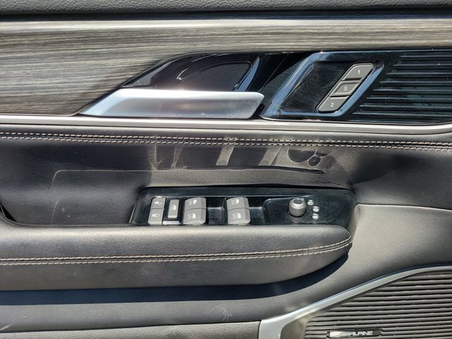 Used 2024 Jeep Wagoneer Series II w/ Flexible Seating Group RWD image 15