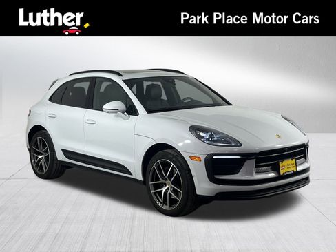 Used 2022 Porsche Macan w/ Premium Package Plus image 1