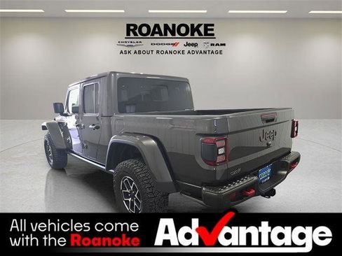 Used 2024 Jeep Gladiator Rubicon image 13