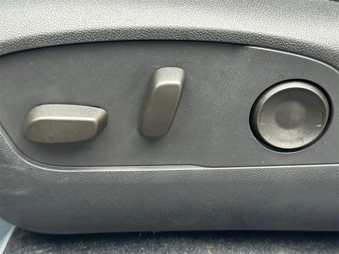 New 2026 Chevrolet Equinox EV LT image 21