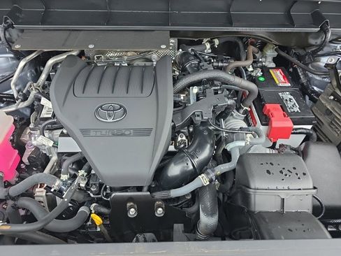 Used 2023 Toyota Highlander XLE image 11