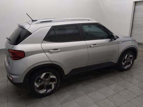 Used 2024 Hyundai Venue SEL FWD image 10