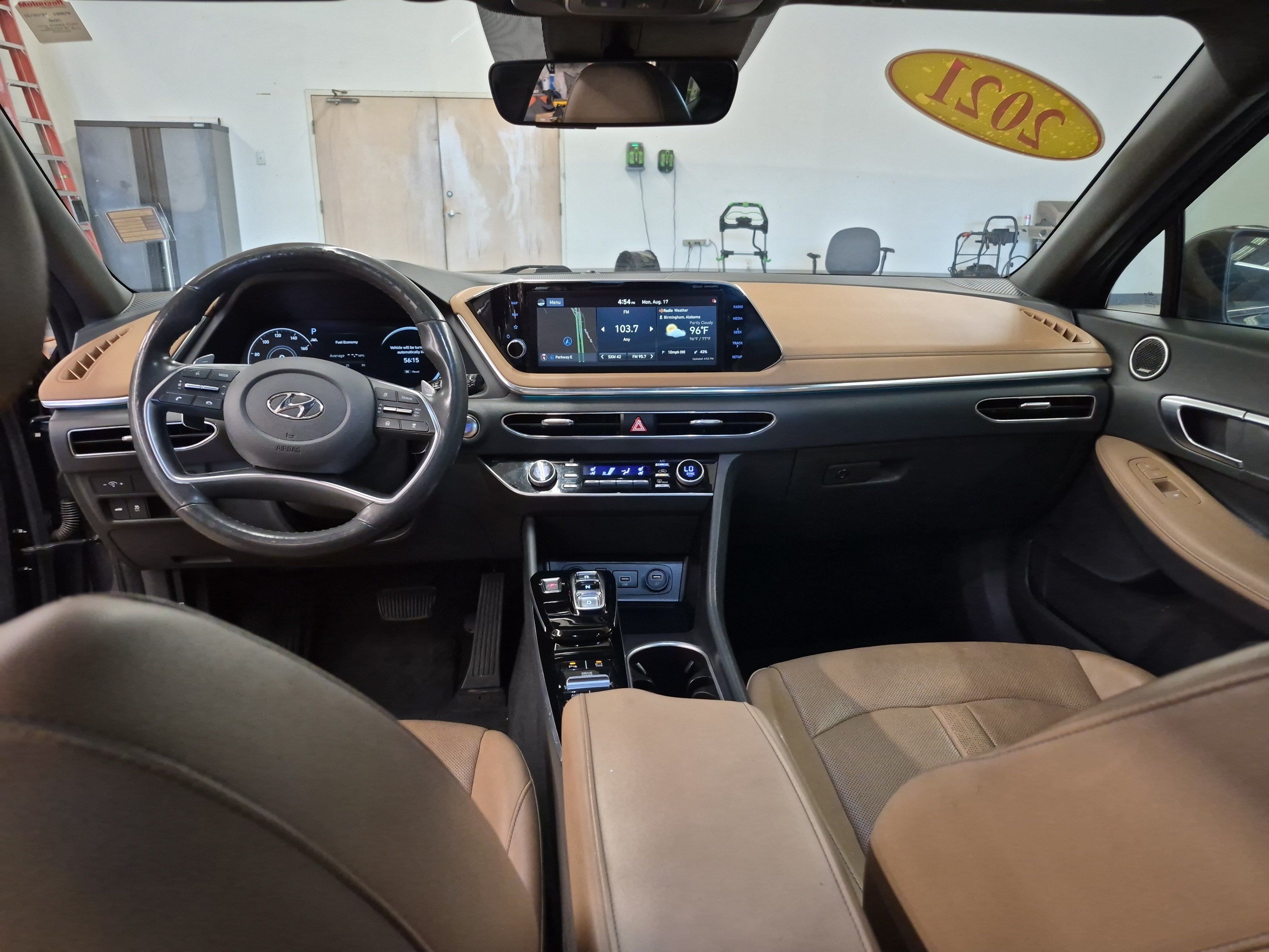 Used 2021 Hyundai Sonata Limited w/ Preferred Accessory Package FWD image 19