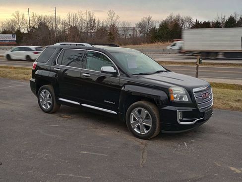 Used 2017 GMC Terrain Denali image 7