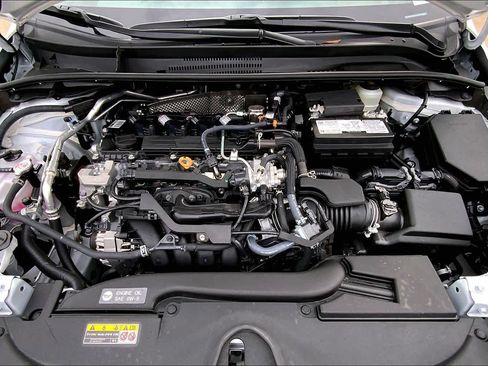 Used 2025 Toyota Corolla LE image 28