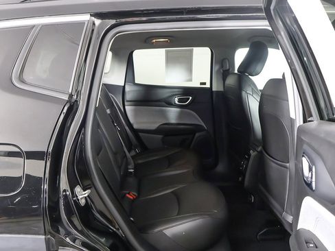 Used 2022 Jeep Compass Latitude image 31