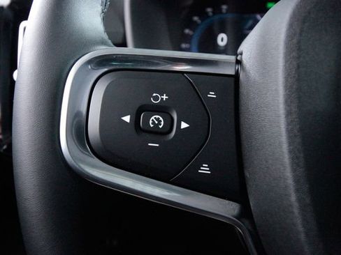 Certified 2025 Volvo XC40 B5 Ultra w/ Protection Package Premier image 10