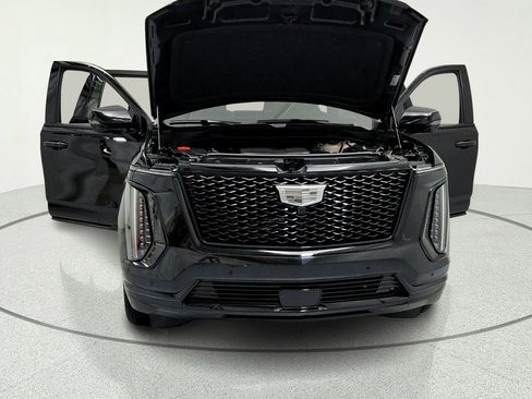 Certified 2026 Cadillac Escalade ESV Platinum Sport AWD/4WD image 15