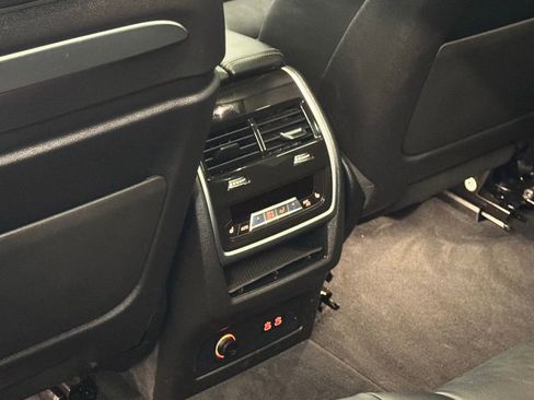 Used 2024 BMW X7 M60i image 22