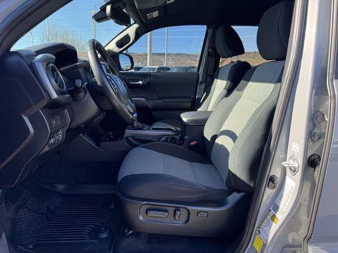 Used 2021 Toyota Tacoma TRD Sport image 14