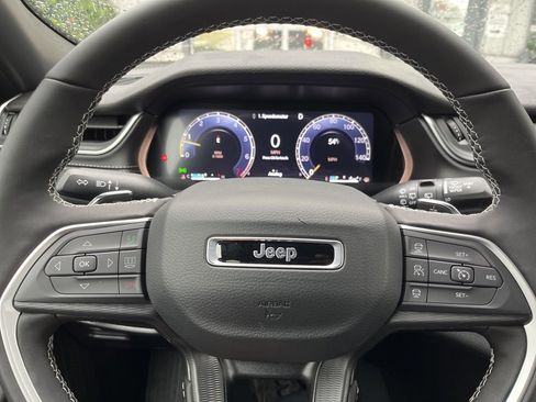 New 2025 Jeep Grand Cherokee L Altitude image 31