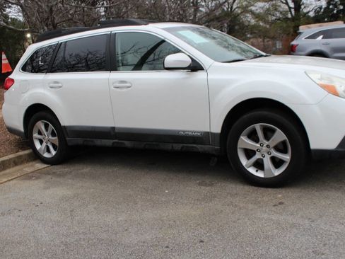 Used 2013 Subaru Outback 2.5i Limited image 10