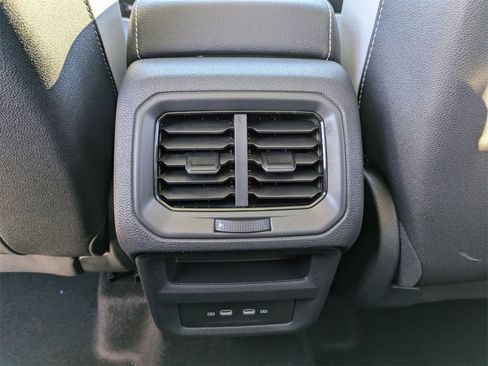 New 2026 Volkswagen Taos SE image 30