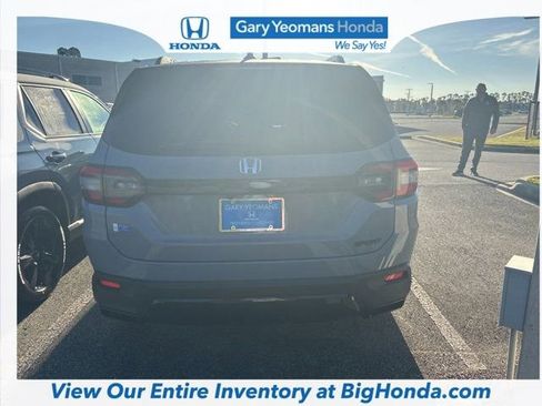Used 2026 Honda Pilot Sport image 8