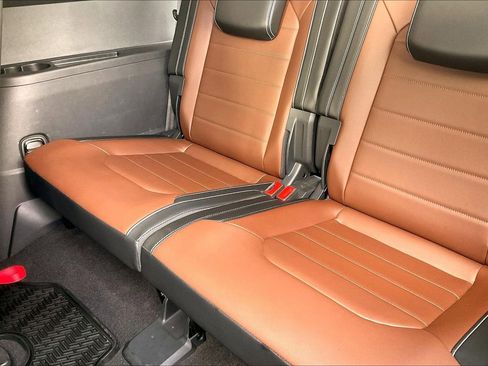 Used 2022 Volkswagen Atlas SEL Premium image 19