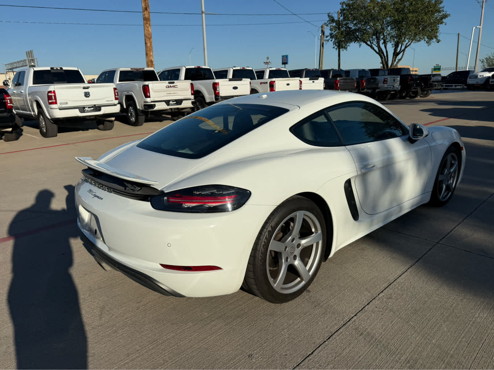 Used 2018 Porsche 718 Cayman RWD image 3
