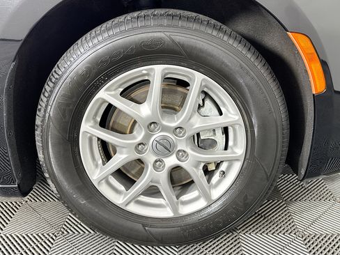 Used 2024 Chrysler Pacifica Touring-L FWD image 30