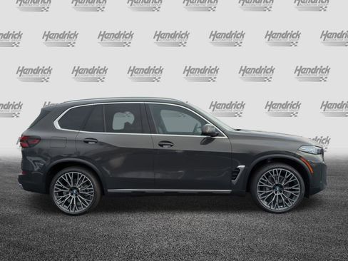 Used 2026 BMW X5 xDrive40i AWD/4WD image 11