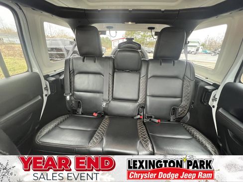 Used 2023 Jeep Wrangler Unlimited Sahara image 15