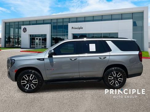 Used 2024 GMC Yukon AT4 w/ Technology Package AWD/4WD image 6