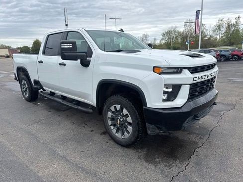 Used 2021 Chevrolet Silverado 2500 Custom w/ Custom Value Package AWD/4WD image 3