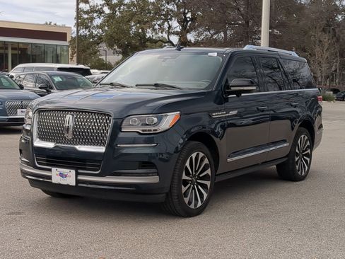 Used 2022 Lincoln Navigator Reserve image 7