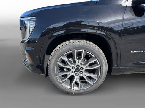 New 2026 GMC Acadia Denali Ultimate w/ LPO, Floor Liner Package AWD/4WD image 9