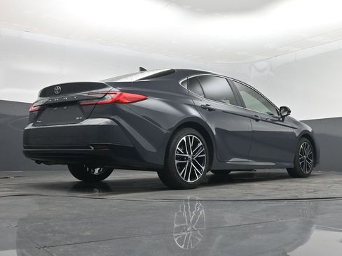 Used 2025 Toyota Camry XLE image 49
